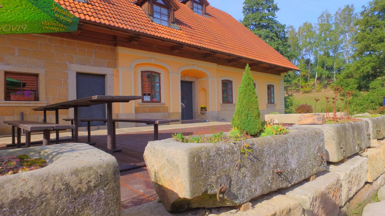 ホテル Belsky Dvur Bely エクステリア 写真